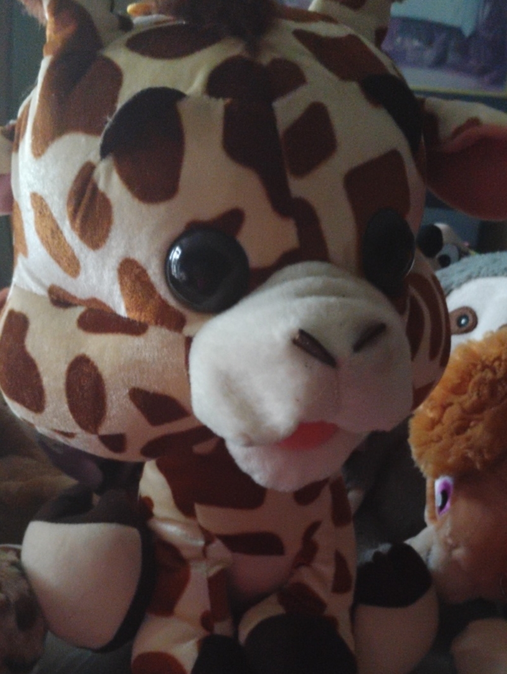 Plush Giraffe Stuffed Animal - Brown and Cream Kids Toy